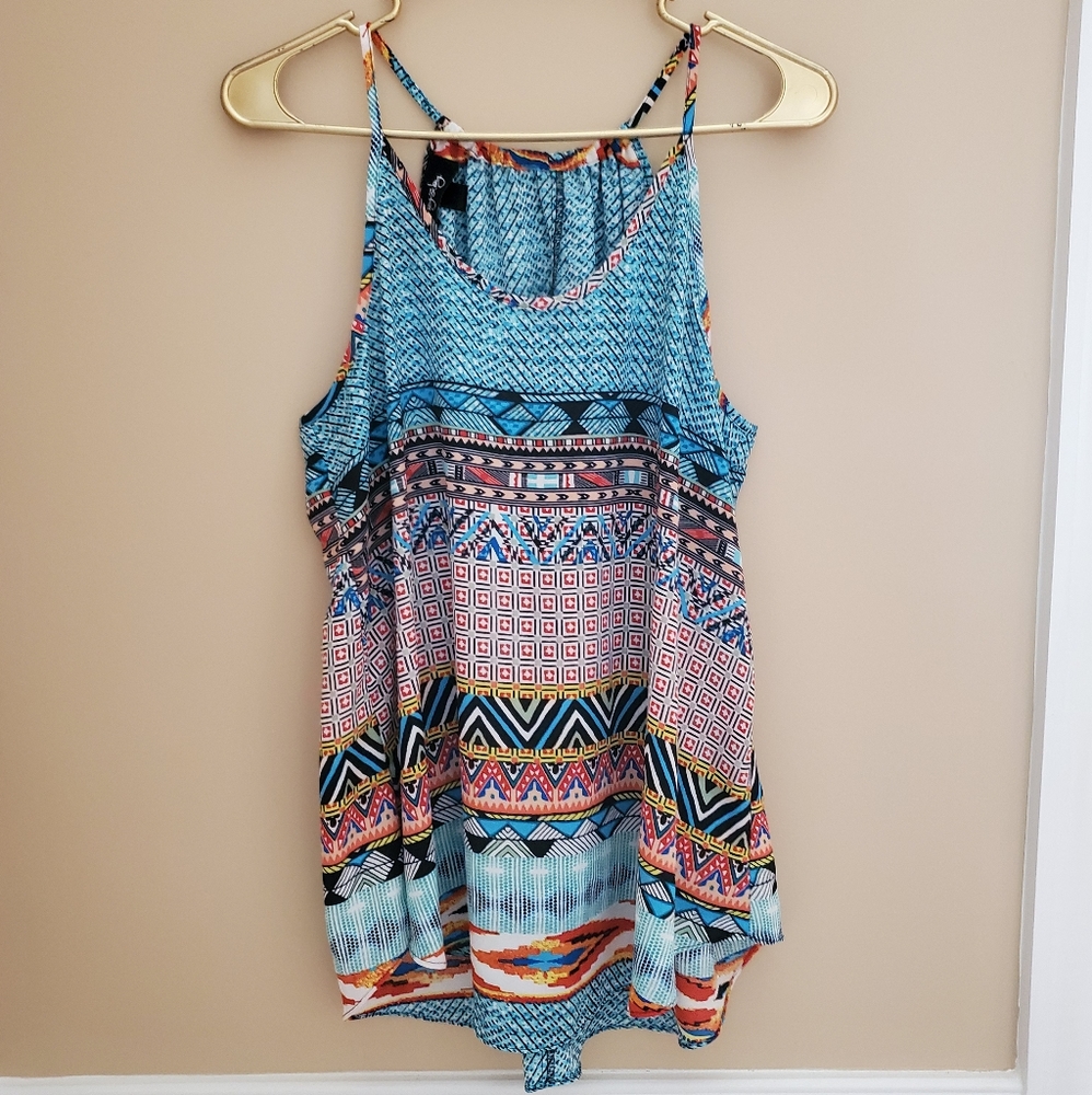 Loose flowing tank